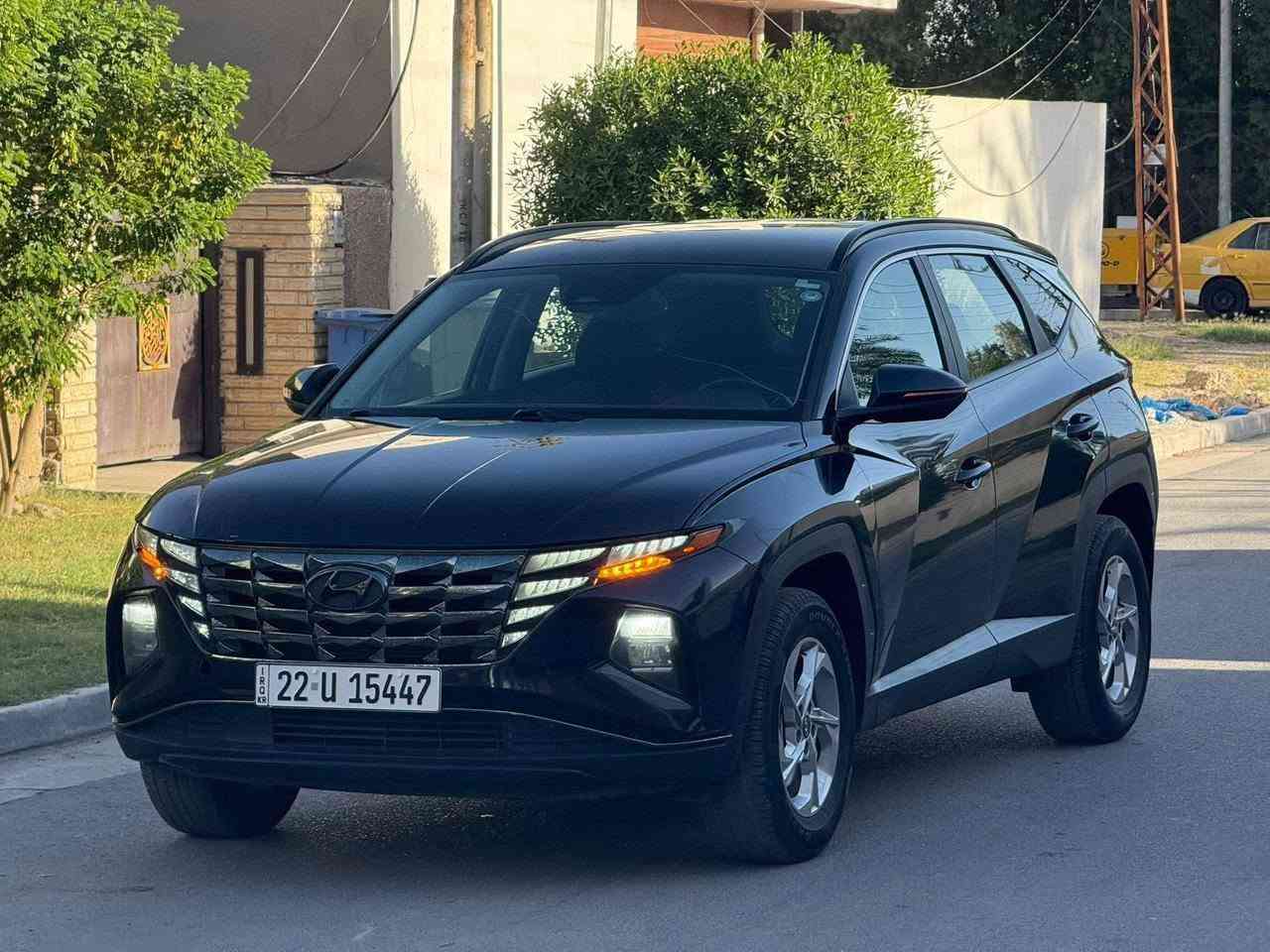 السلام عليكم

للبيع 

لون نيلي السيارة 

توسان موديل 2022 وارد امريكي رقم اربيل 

ماشية 30 فقط تحويل او وكالة للمشتري 

حسب الرغبة / السيارة بدون صبغ 

كلها ليبل واحد /  مواصفات Sel 

مكينة 2500 تنفس طبيعي سمارت 

بصمة تشغيل + تشغيل عن بعد + الابواب بصمة + رادار امامي - خلفي -جانبي 

تبريد قطعتين + تحكمات استيرن وكروز سرعه _ شاشة - كامرا خلفية دواره 

تدفئه كشنات -  

اشاير مري - تحديد مسار قيادة أليه 

انظمة قيادة . فور ويل اطفاء ذاتي

اوتو هولد

 . وباقي المواصفات معروفة . السيارة جاهزه وحلوه جديده 

تبريد راديترات مروحه كلهن بوضع الشركة بلاديات 

دواخل شواصي لغود مكفولة وشرط الفحص والسونار ابيع 

حجر البيئه بلادي 

رادار بلادي

العنوان بغداد 
رقم الهاتف. *********** كركوك, العراق
