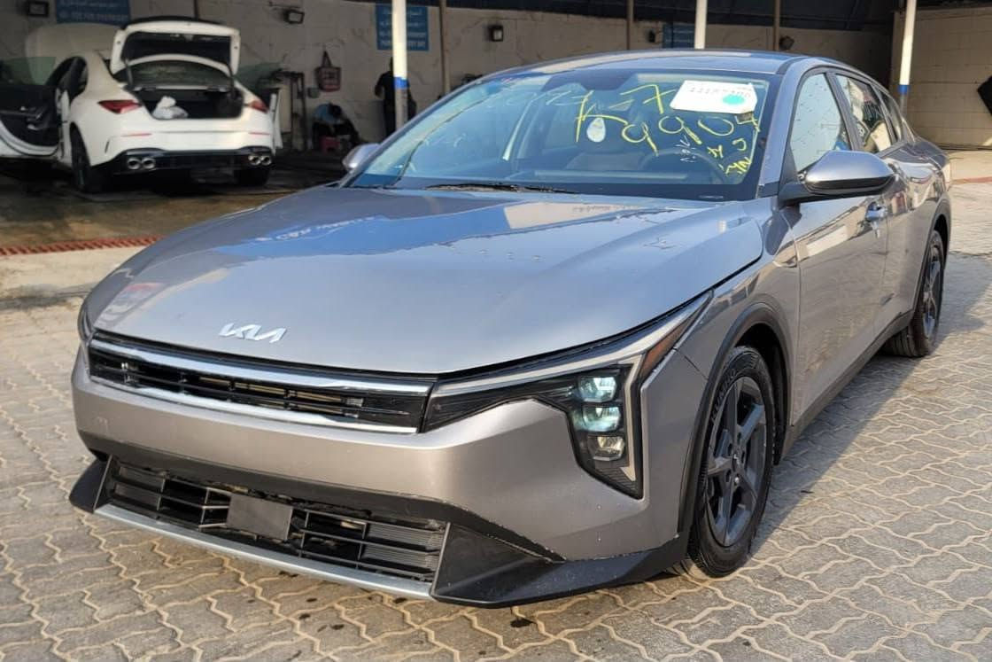 كيـا كي فور موديـل2025
جاهزه صبغ قطعتين
مشحونه بالطريق 7  ايام توصل البصره 
السعر  119$ مصلح واصل البصره بدون كمرك

للاستفسار خاص او *********** واتساب موجود 

((اي سياره يتم نشره ومكتوب واصل للميناء يعني مصلح وكامل بس تخرجها واذا تريد احنه نخرجها الك )) 

https://chat.whatsapp.com/F0yxFeCIc888lx8D6tM5CT?mode=ems_copy_c كروب واتساب ضيفو انشر بي كل السيارات ناصرية, ذي قار
