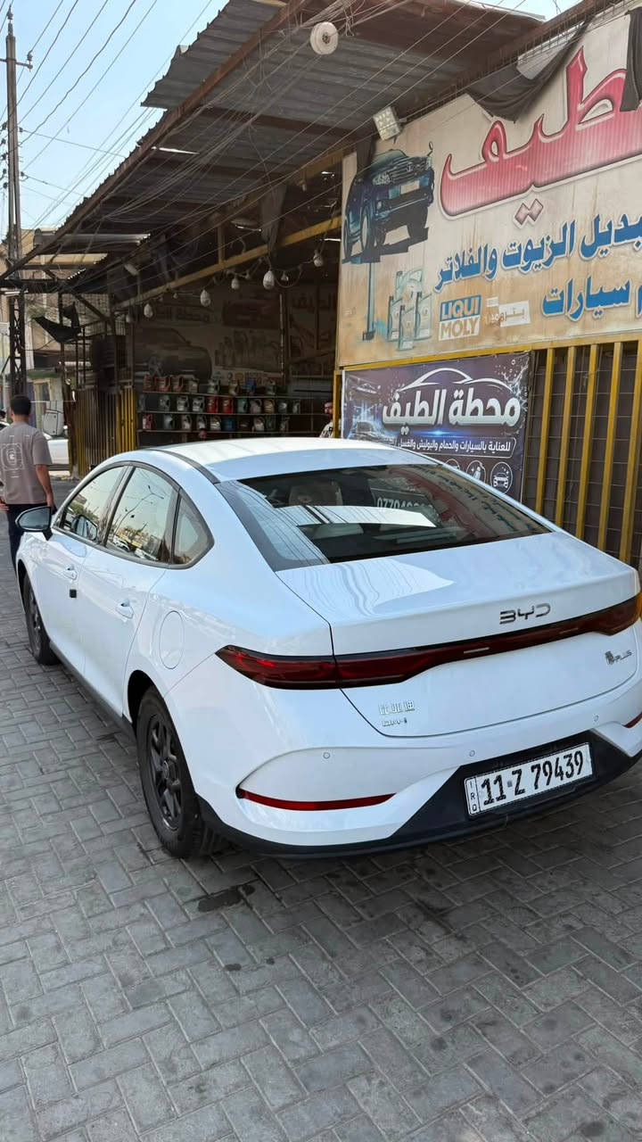 BYD QIN PLUS 2025
كن بلص 2025 داخل ابيض 
رقم بغداد باسمي 
مكفوله من ڪـلشي 
ماشيه ؏ محرك 15 الف فقط 
داخل ابيض وباقي المواصفات معروفه 
مكاني بغداد حي العامل 
*********** 
ماراوس فقط بيع 🤍
