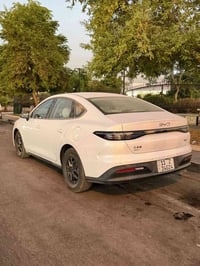 بي واي دي CL5 • موديل ٢٠٢٥ • هايبرد