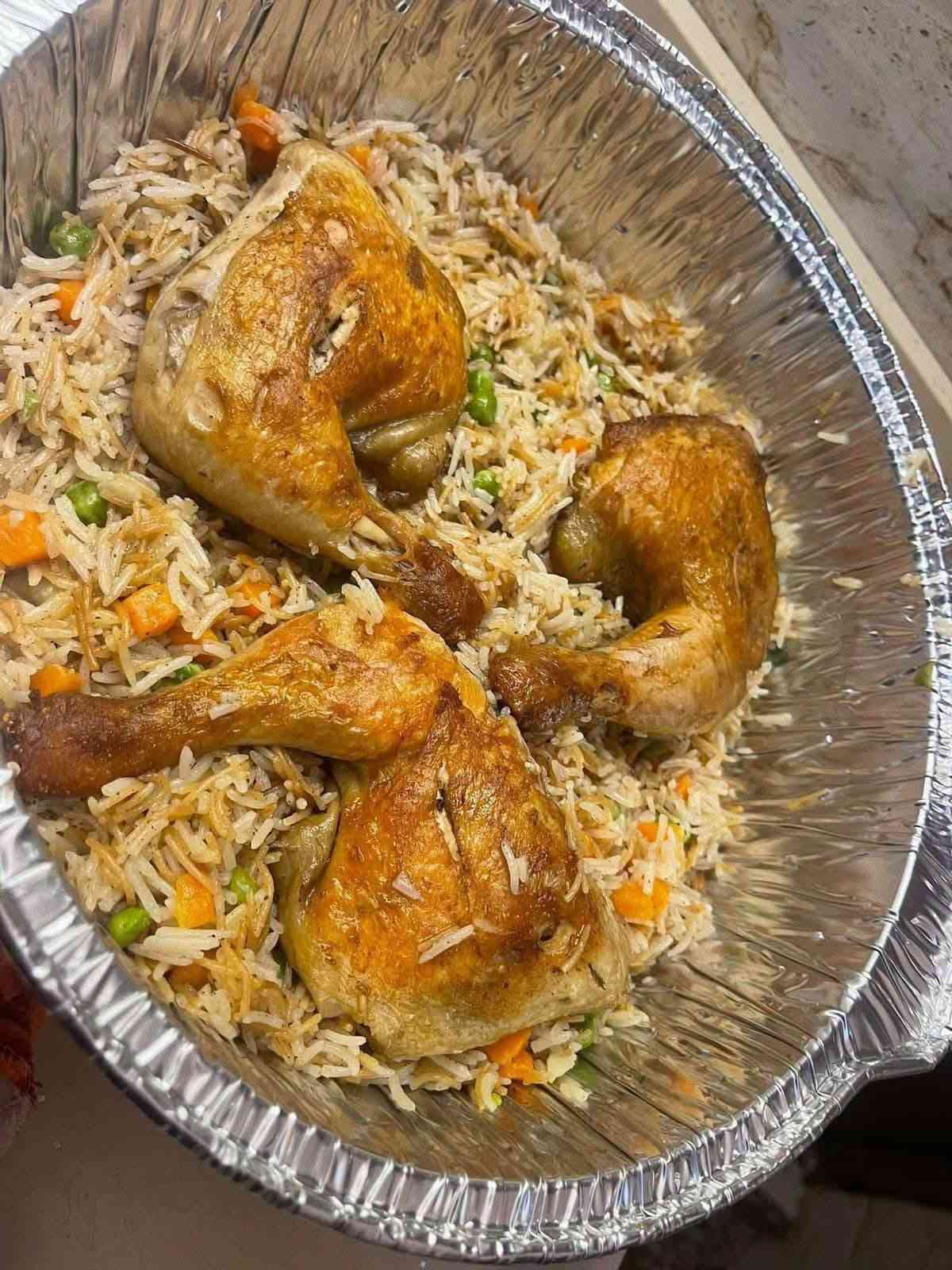 بلغدة لاتحتارن. ودوام. مستمر. وترجعن. تعب. ودوخه. براسجن

هذا الغدة يمي. نظافه. طعم. جمال. اخلاق 😁

رقمج. عنوانج.  يوصل باب بيتج

مكاني ديوانيه عروبه رقم الحجز ***********

نص مكتوب في الصور:
- من بيت زبونة مقلوبة جنن
- manosh9
- ٢٠٢٥/١١/٣٠ ٩:٥١ م أنت ٦٣ ٢٨ تاحينة جنن
- من بيت الزبونة مقلوبتي
- مقلوبة دجاج