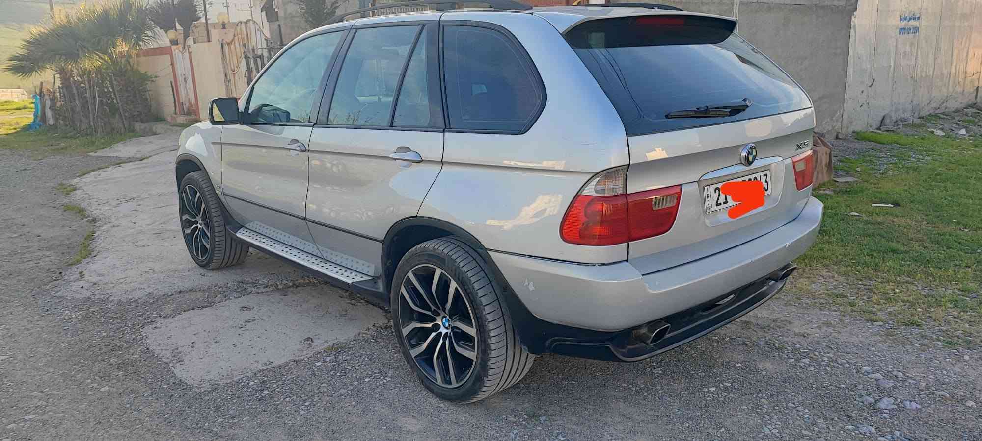 X5 30i
مۆدێل 2001
نرخی 90
بێ بۆیاخ بێ کاڵ بونەوە 
شەش پستن 30i 
گێڕومەکیینە بەشەرت
مواسەفات فولە بەس سڵایت نیە
سەنەوی تازەیە هەتا 2029
بەناو خۆمەوەیە 
7وەرقە غرامەی لەسەرە 
***********
***********

نص مكتوب في الصور:
- أدخل نص