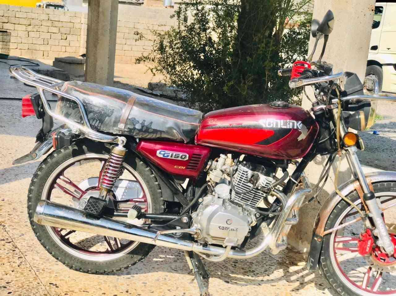 سيفان للبيع موديل 23 نضافه فول كهربائيات كلها شقاله السعر 550 بي مجال لستفسار ***********
