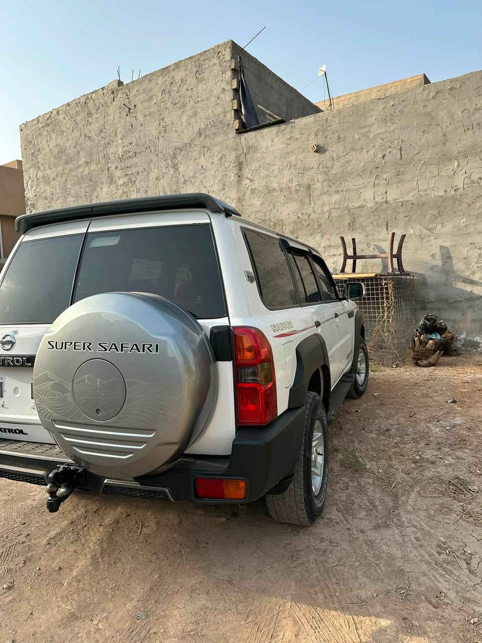 السلام عليكم اخوان المحروسه للبيع باترول VTC 4800 السياره كلش نضيفه ماكو هيج نظافه قليل السياره مال مزاد وزارت الداخليه مكان ديالى اتصل وتدلل ***********
