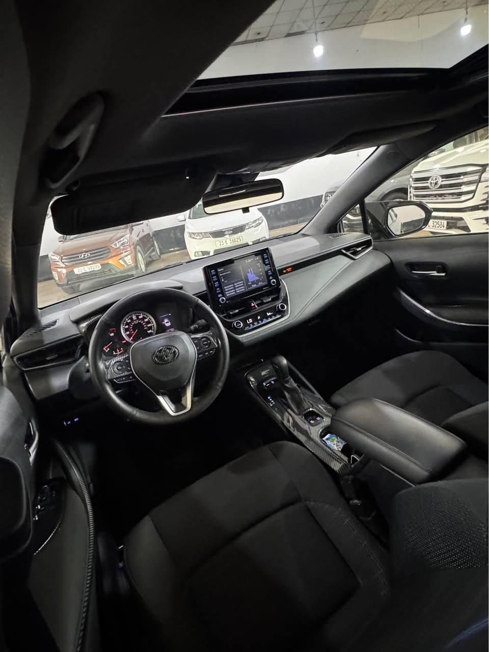 Toyota crolla 2022 se sport 
سيارة فول فول مواصفات ماشي ٥٣ الف بي قطعتين صبغ جاملغ باب جهه سكن بدون دواخل ايرباك بس بردة سيارة كير محرك حدادية كهربائيات حجر رادار كلى بشرط رقم سنوية جديد بااسمي تحويل مباشر مكان سيارة اربيل *********** واتساب كورك موجود … أربيل, العراق
