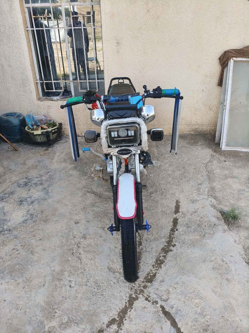 السلام عليكم تايكر 26سعر700وبي مجال ***********اتصل مامتواجد ع نت مكلف بلنشر
