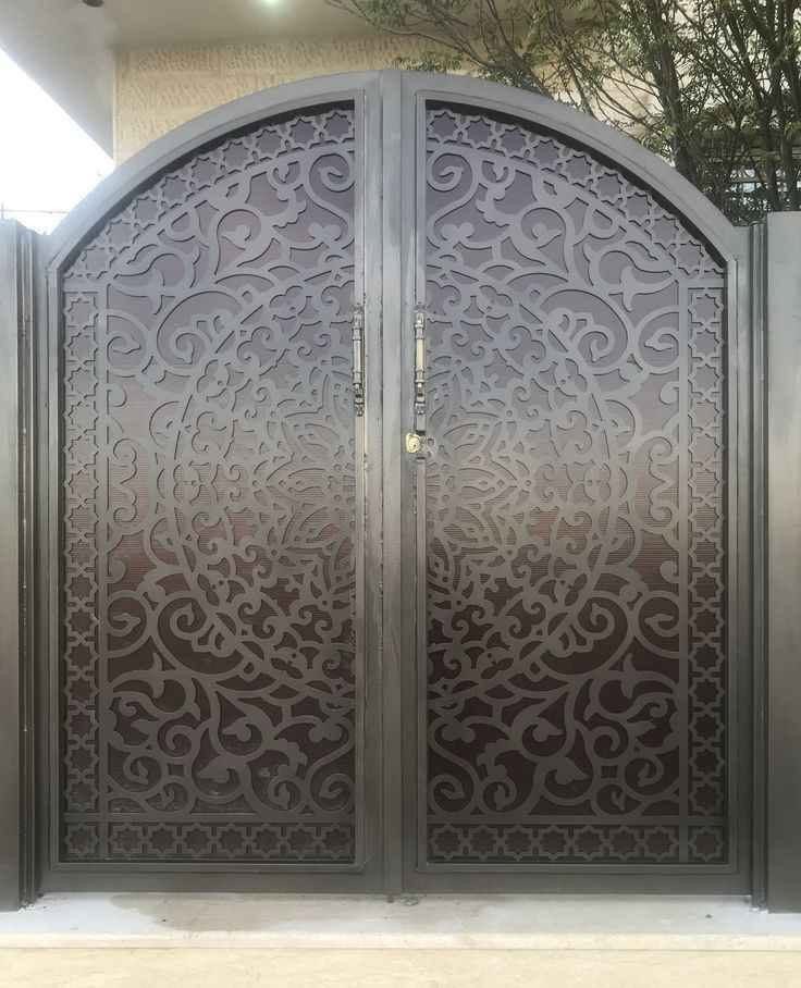 حديد 2 ملم حقيقي 
باب طول 220 
عرض 2 متر 
سلايت او طلاقتين حسب الطلب
اجود انواع الاصباغ 
عمل درجة اولئ 
كل هذا ب650 الف
ملاحظة بدون نقل او شد شط العرب, البصرة
