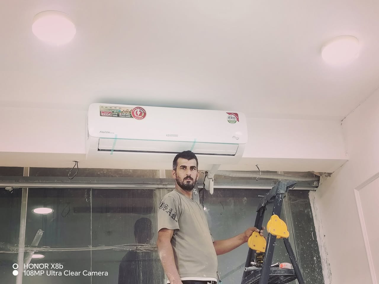 🔥 ضمن أعمال ورشة أبو آدم للتبريد 🔥

تم بحمد الله تنصيب 3 أجهزة سبلت كينود، سعة كل جهاز 2 طن
🏠 في الطابق الثاني، وبأعلى دقة وإتقان.

✅ تنصيب احترافي
✅ فحص وتشغيل كامل
✅ شغل نظيف وضمان على العمل
❄️ خبرة وإتقان… والتبريد علينا
علاء محمد 
📍 واسط – الصويرة
📞 ***********
📞 ***********
🕐 متواجدين على مدار 24 ساعة

ورشة أبو آدم للتبريد
صيانة • تنصيب • غسل جميع أجهزة التبريد

نص مكتوب في الصور:
- HONOR X8b
- 108MP Ultra Clear Camera