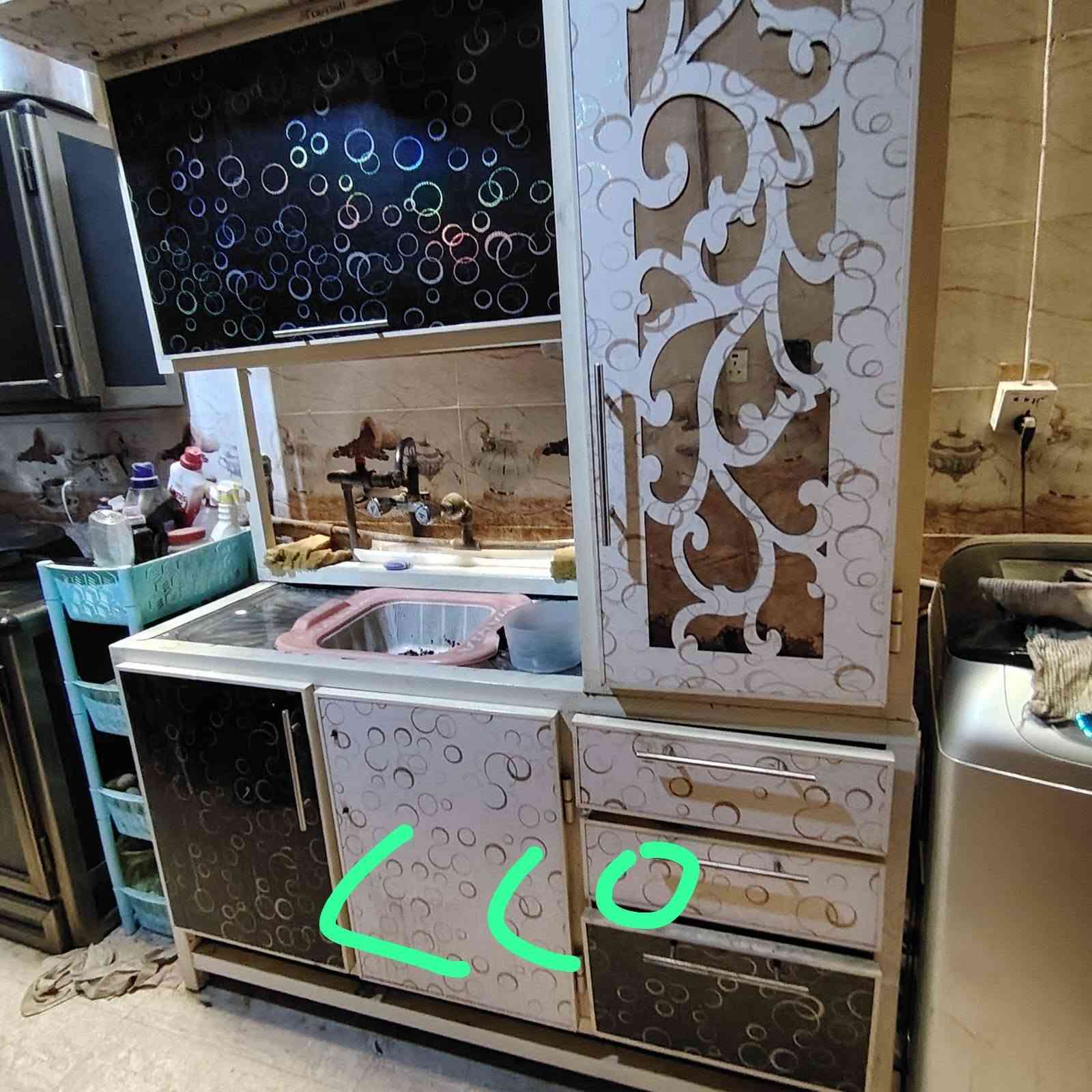 تخم الجوزي 50
تخم النيلي 325
كراسي السود 200
الهايدرو فشل 100
السديه 75
المولد 50
المبرده 225بغداد الغزاليه ***********

نص مكتوب في الصور:
- ٢٢٠
- २८०
- بدون نت
- ۱۰
