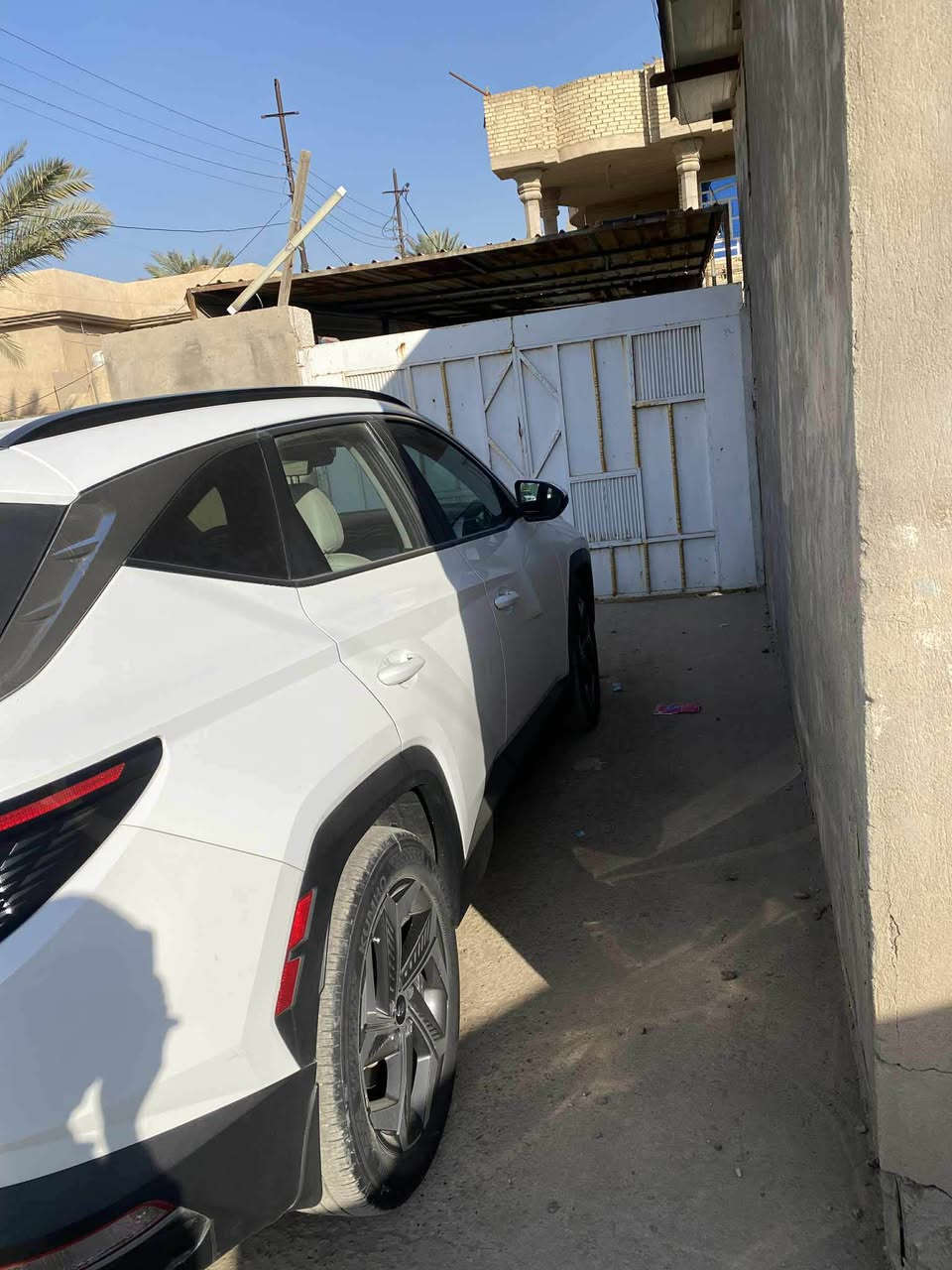 توسان 23 امريكي فول مواصفات
حادثها خلف باب السايق 
ماشيه 55ميل
مناقصها شي جديده السياره 
مكانها بغداد 
السعر 19.500
ممتواجد ع الفيس فقط اتصال 
***********
