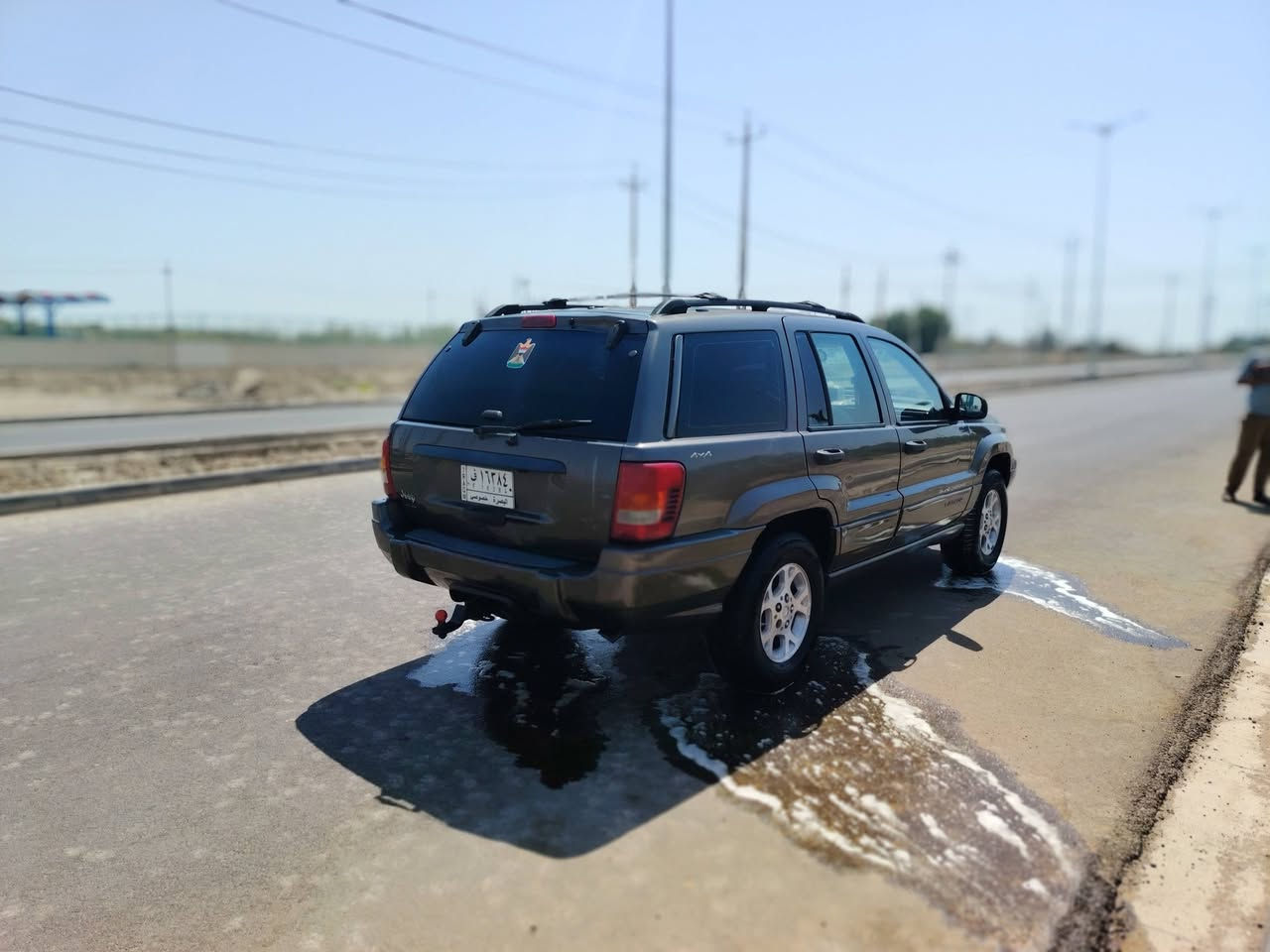 السلام عليكم جيب شيروكي موديل 2000 رقم بصره مشروع وطني بسمي محرك وكير محور 3000 ترايك وين مايعجبك سياره مكفوله بلاديه  وحاهزه من كلشي تخم تاير حداديه تبريد ثلج سياره حلوه احله من الصور مال جناي  للبيع السعر 50 وبيها مجال للطبين رقم الهاتف *********** مكان السياره ناصريه قضاء الدوايه
