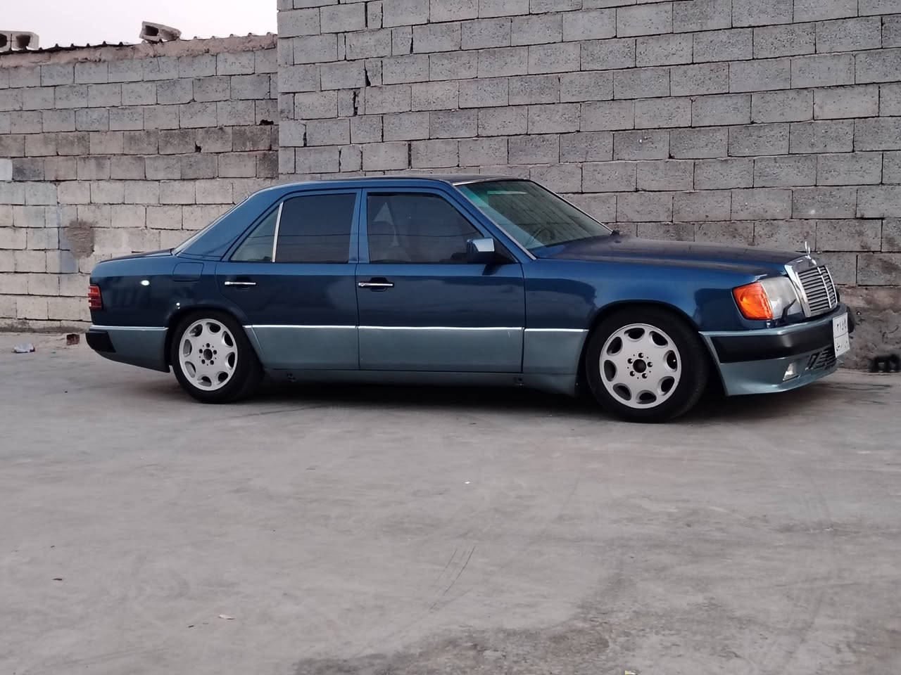 للبيع مارسيدس دوب موديل 1992كير ومحرك بطه ففتي
تعمير عام سعرها 70 وبي مجال اي استفسار اتصال *********** عنوان كركوك
