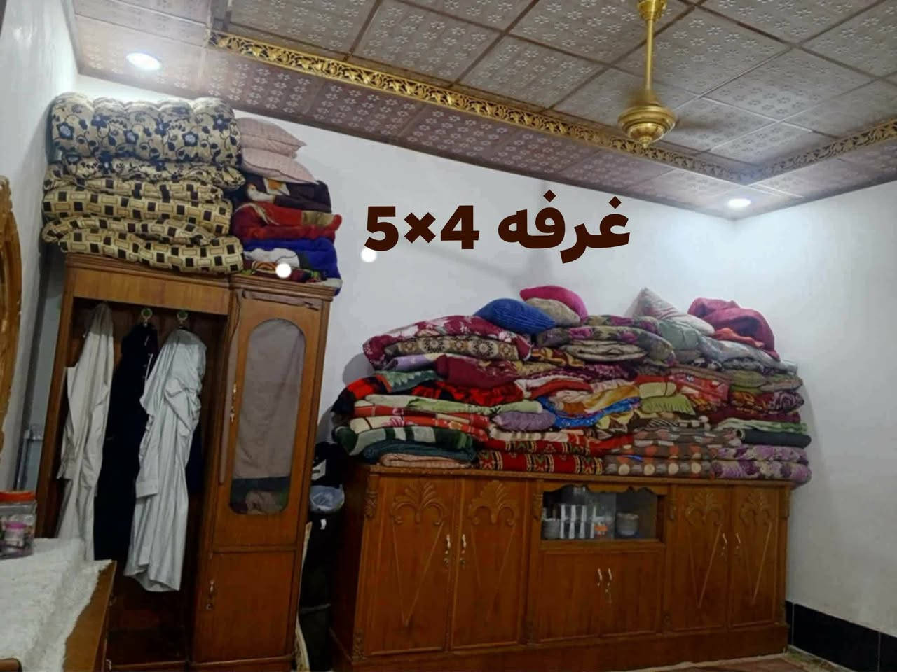 سلام عليكم بيت 🏢 للبيع مساحته 110 بناء 🏢 جديد اساس صب كونكريت  وسكف صب كونكريت واضح بل فيديو يتكون من غرفة وصاله ومطبخ واستقبال وحمام داخلي وخارجي البيت 🏢 كله سراميك سقوف ثانوي  تئسيس💡 كهرباء تريد فيز اربع خطوط كلفت الخدمات ماي كهرباء تبليط  بل باب سوك عياده خط كيات للمام. مدارس🏢 حكومية  مستوصف  🏥ميزانيات كهرباء موالده ذهبي  قريب على شارع العام كل هاذه وبسعر 28 وبي مجال للطيبين مداور محامي بسمك ثاني يوم للمراسله الصفحه أو واتساب مفتوح ***********📞📱
