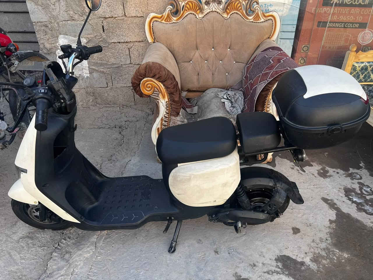 دراجه شحن دبل سويج بصمه كهربائيات كله شغاله 
بغداد المكان السعر ٣٣٠😣😣  ***********
