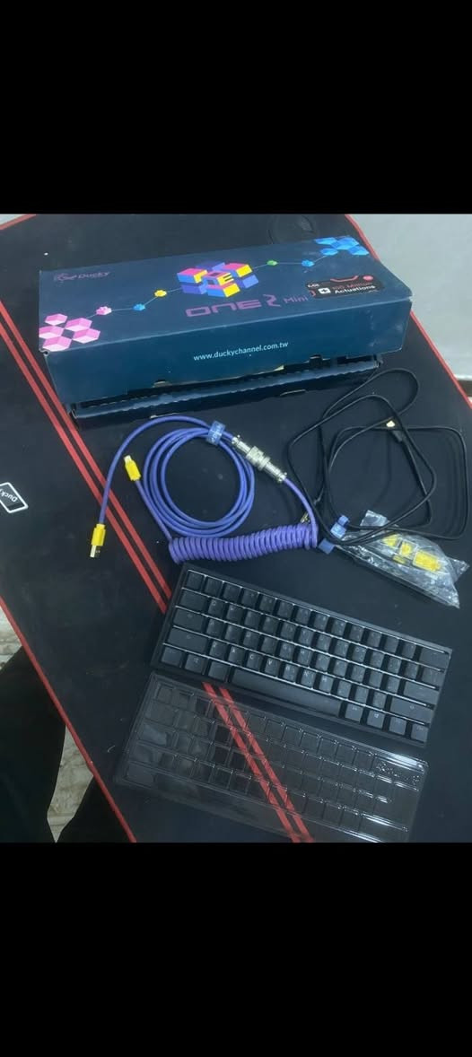 ذراع حامل شاشتين أصلي مو تجاري نظيف كلش ٥٠ الف
كيبورد تفاصيله بالصوره نظيف كلش ويا كيبل وحده ماخذه ٢٥ ثنينهم ب٥٠ مكاني حي جامعه ***********ة
