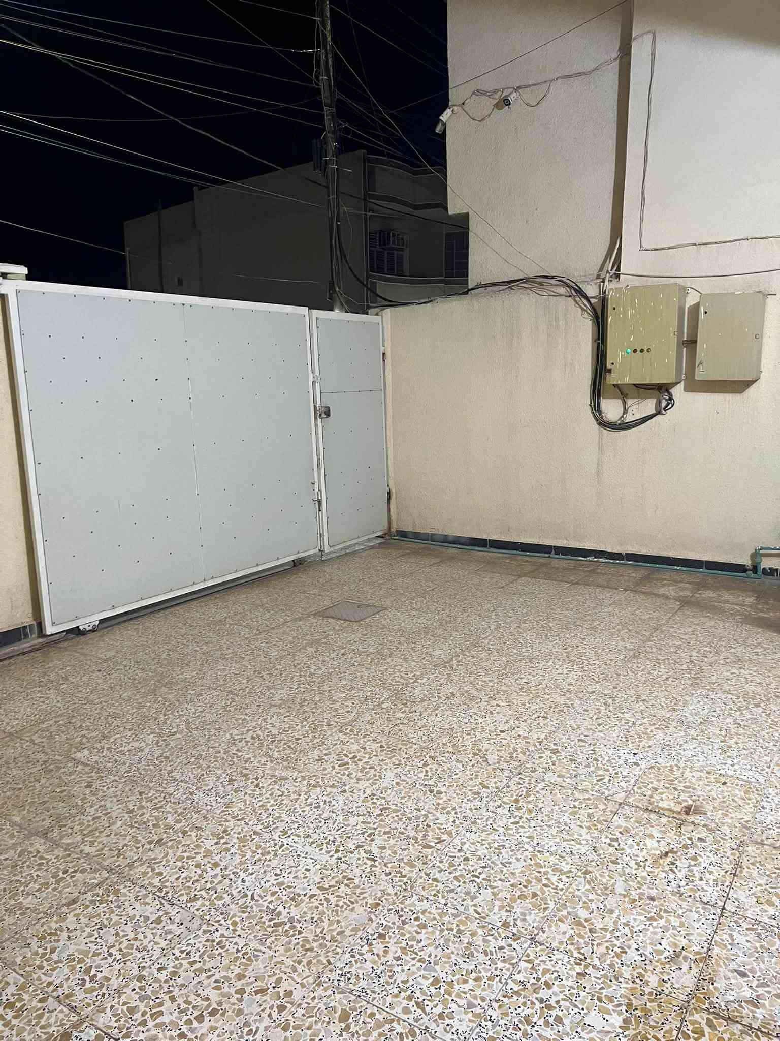 بغداد الراشدية • بيت طابقين ٥ غرف • ٢٠٠م