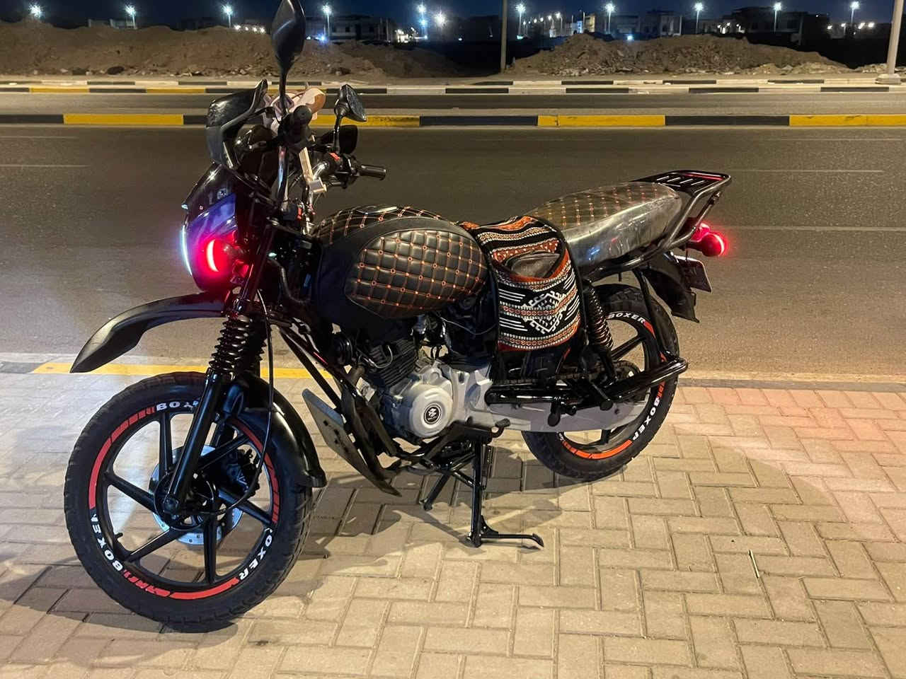 السلام عليكم بوكسر موديل 22 دراجه نضيفه مكينه مجفته تجفيت شركه كهربائيات كلها شغاله دراجه ع ايدي نضيفه  مكاني البصره القبله *********** السعر مليونين وبيها مجال كلش قليل 
@الجميع
