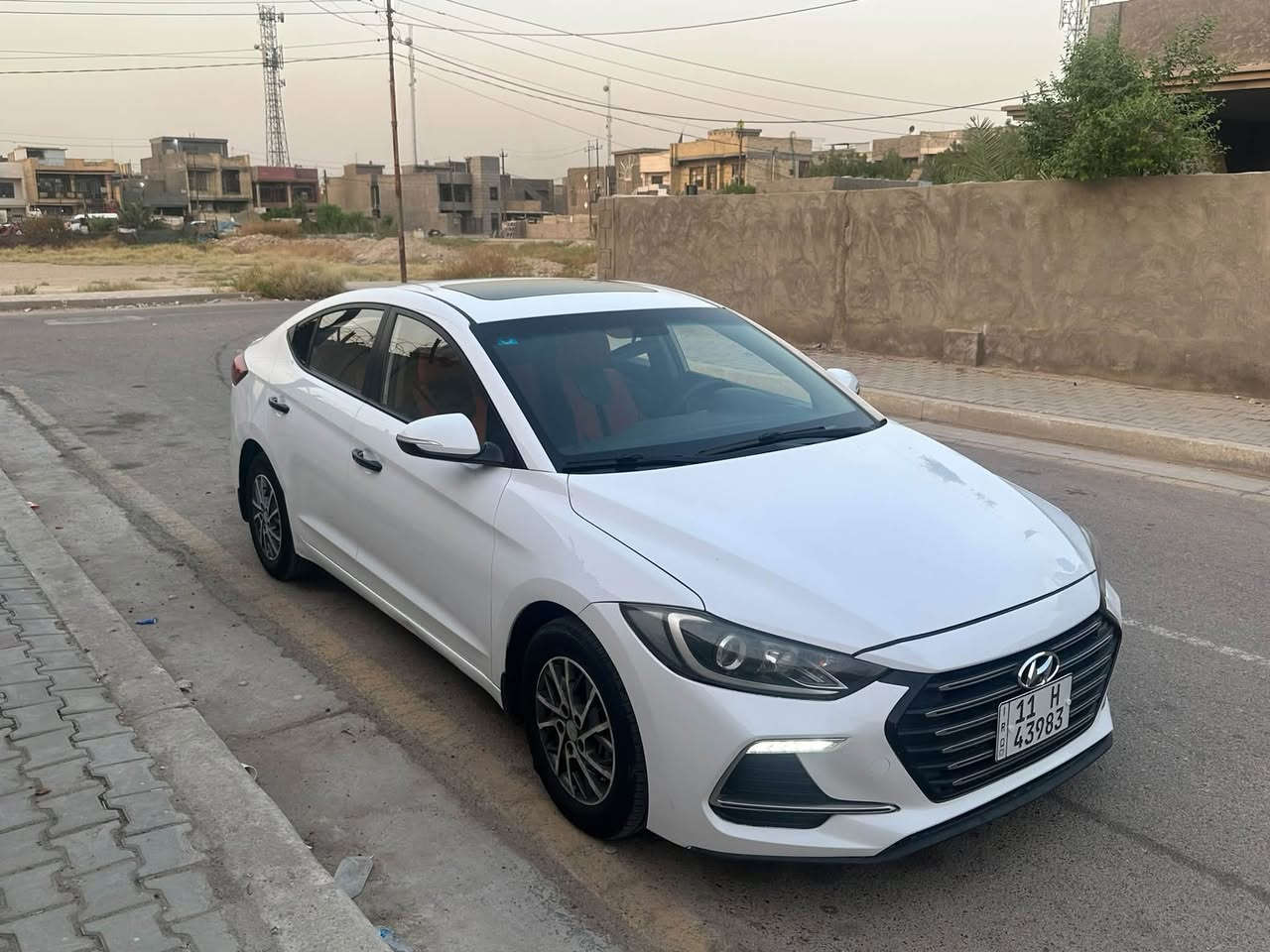السلام عليكم ورحمة الله وبركاته
هونداي النترا خليجي موديل 18
رقم بغداد محرك 2000 مكفول بدون فتح
موصفات 
فتحة سقف 
مري شفط 
تبريد قطعتين 
حساس كامل 
شاشة كامره دوره

السياره بيها صبغ جاملغ خلفي 
وكصت البنيد ونص قبق الجنطه

مكاني بغداد المحمودية 
سعرها 127 مجال قليل 
***********
***********

