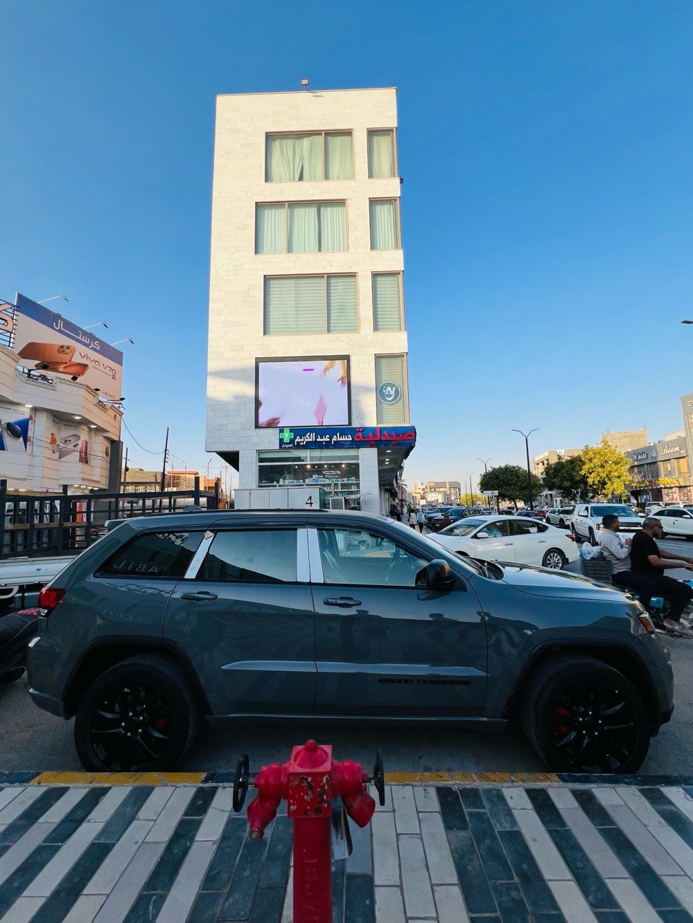للبيع جيب وارد امريكي موديل ٢٠٢٠ ماشيه ٦١ ميل ضرر قطعتين صبغ صور الحادث بالمنشور مواصفات نص فول رقم بغداد باسمي مكاني بابل السعر ١٩٣ للاستفسار اكثر اتصال عالرقم ***********