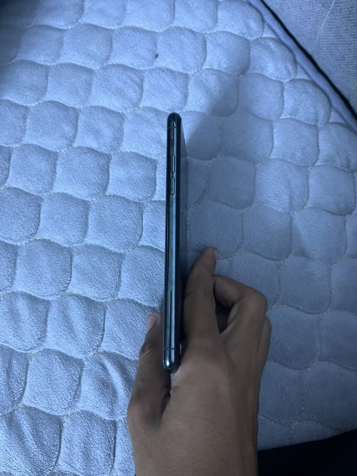 سلام عليكم
11برو ماكس 
كفاله 
مبدل بطاريه اصليه حته بل اعدادات متطلع
نسبتها٨٧
جهاز نضافه ١٠٠
سعره ٣٢٥قفل
***********
