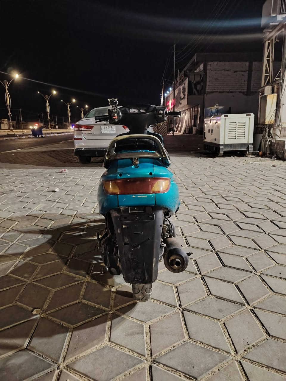 السلام عليكم ورحمة الله وبركاته
دراجة فراشة للبيع ما مفتوحة كلها بلادي ما مبدل بيها شي ، لكن عايزها ترتيبات شغاله هندر ، السلف يشحط ومرات ما يشتغل ، الكفرات بيها كم فطر، يعني يرادلها شويه ترتيبات، كلوب زينون شغال ، باقي تفاصيل خاص ، المكان ديوانيه مركز ، السعر 275 بيها مجال الرقم *********** ،اتركلي رساله واني اجاوبك  من ال6 العصر لليل ما متواجد
