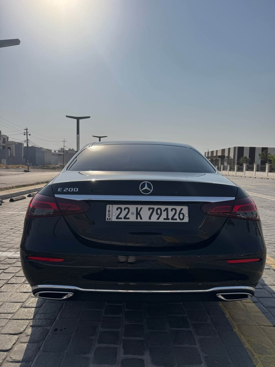 مرسيدس E200 
موديل 2022
وارد اوروبي ماشية 91000 km
سيارة بدون حادث بدون صبغ
سيارة نص مواصفات
رادار / كاميرة / حساس / كشتات هيتر / أوتو ستوب / تحديد سرعه / قراءة علامات شارع / كشتات نص جلد / كشن كهربائي / شاشه كبير / جامات كهربائيه/ اينارة داخلي ١٦ نوع 

سعر 31500$ 
What’s  *********** أربيل, العراق
