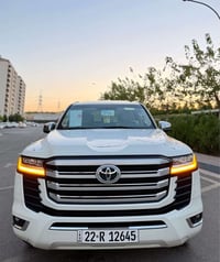 لاندكروز VX • ٢٠٢٢ • ٤٢٠٠٠ كم