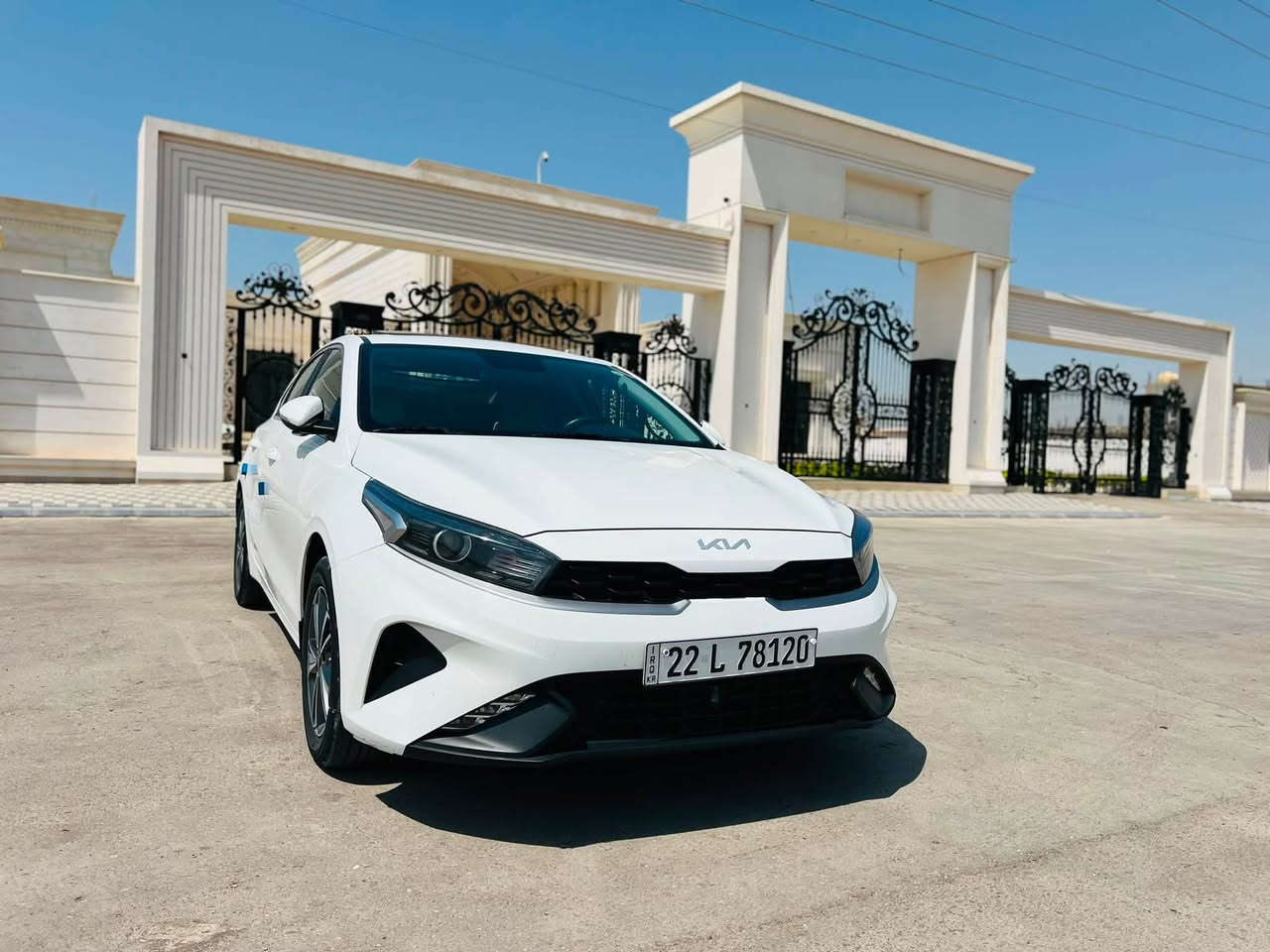 السلام عليكم ورحمة الله وبركاته 

🚘 للبيع – كيا سيراتو موديل 2023

✨ المواصفات:
• محرك 2000 
• فتحة سقف 🌤️
• حساسات خلفية
• كاميرا خلفية 📷
• ويل كروم ✨
• شاشة
• السيارة بحالة ممتازة جداً ونظيفة
• ⁠مري شفط 
• مكفولة بكفالة عامة ✅

💰 السعر: 177

📞 للاستفسار والتواصل:
***********
