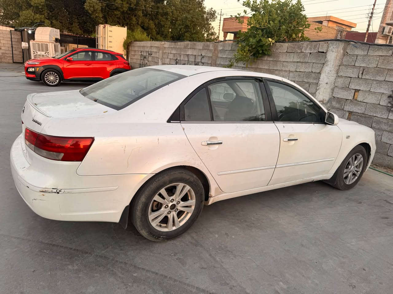 سوناتا موديل 2009 خليجي2400
بيها ثلاث قطع صبغ بدون اي ضربه ولامعجون 
وبيها جراد 
بغداد الحسينيه
السعر 100

***********

