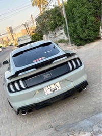 اعلى فئه بلموستنك ماك وان وفول مواصفاة بيع او مراوس وبيها تزويد السيار...
