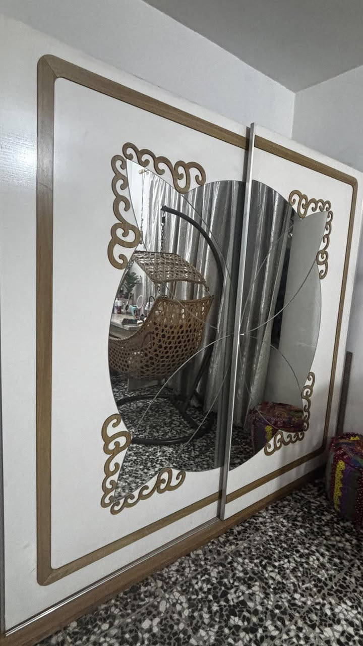 غرفه نوم تركيه  كنتور وجربايه  وطبليات للجربايه
مستعمله  الباب سلايد   نضافه 80بالميه بدون دوشك   السعر ثلث ميه الف 
تلفون *********** ابو ساره
