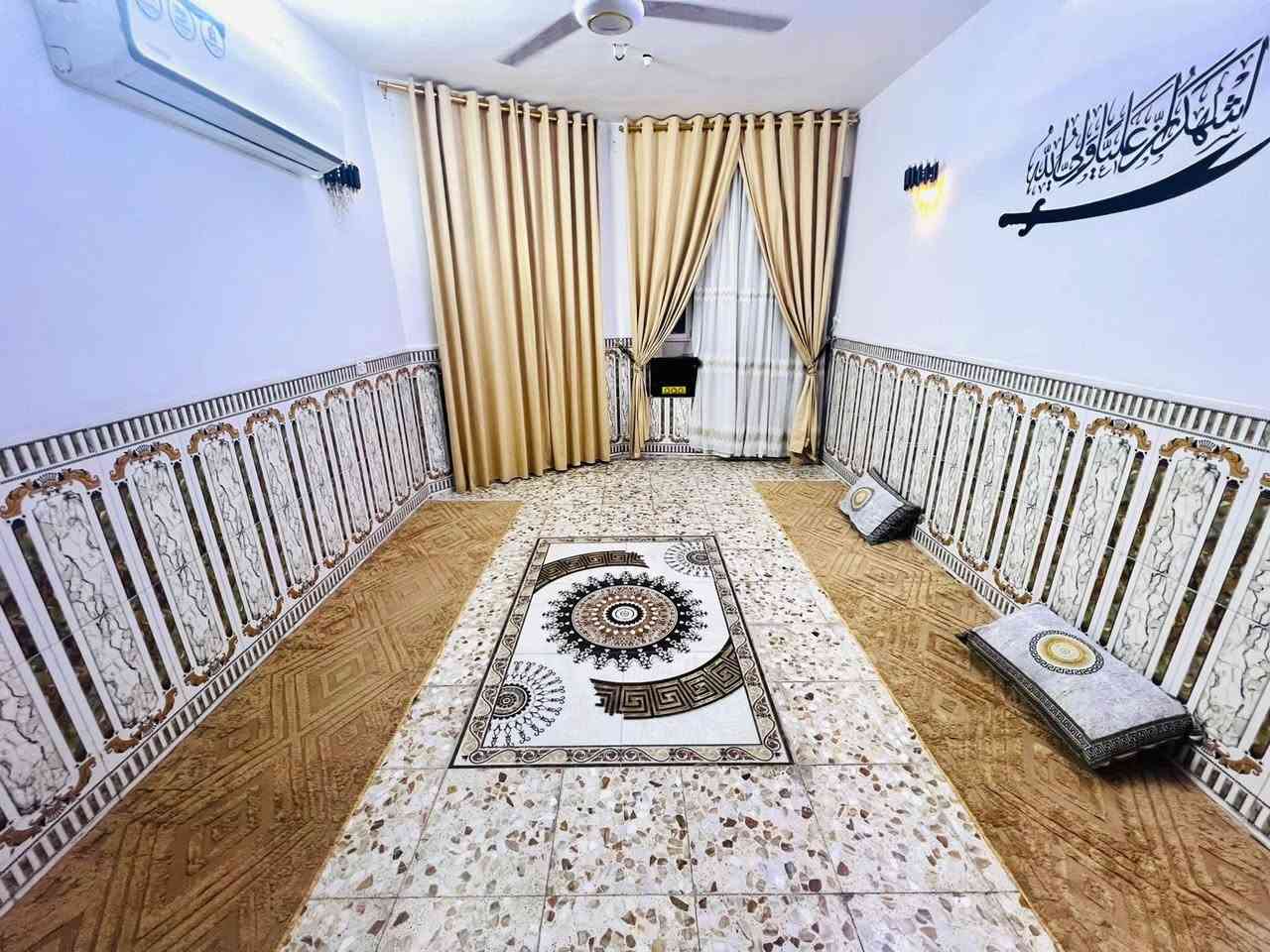 سلام عليكم
بيت للبيع مساحة 150م الزعفرانية حي الزهور محلة 965 سند25 ناظم الطيب مي مجاري وكهرباء والمنطقة على ابواب تبليط
طابقين كامل يتكون من 6 غرف نوم + 3 حمامات خارجي وداخلي وطابق ثاني + كراج كبير + استقبال ومطبخ 

السعر 160 قابل للتفاوض
للأستفسار ***********
