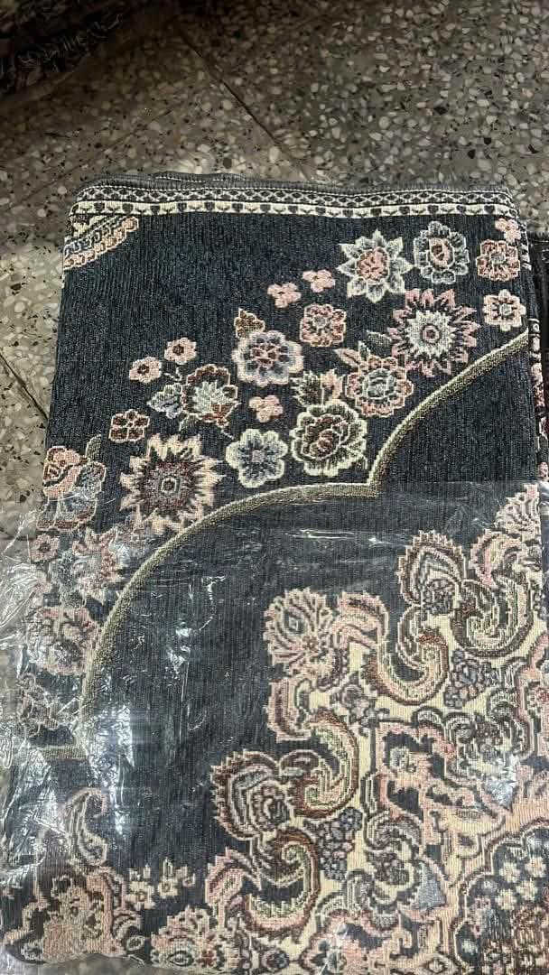 مفرش إيراني ( مساعد زوليه ) نوع ممتاز مخمل شانيل 
 ثقيل جدااا 

متوفر بقياسين فقط 

_ قياس : 1.5×2 

_ قياس : 3×2 

العنوان ديالى جلولاء قرب السوق الجمعه
للاستفسار الاتصال على الرقم *********** 

توجد خدمه توصيل بغداد وجميع المحافظات 🚗🛺
