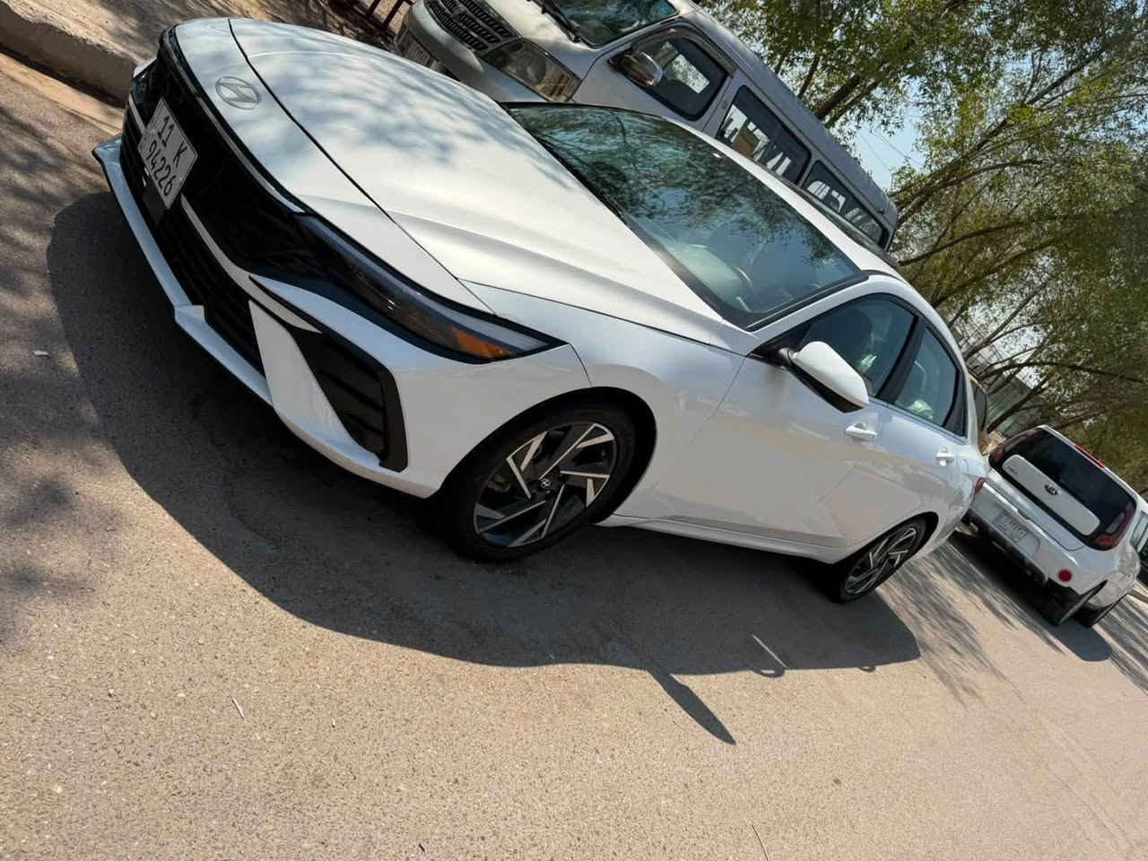 السلام عليكم النترا موديل 2024 امريكي حادثه بنيد فقد بدون ايرباك بدون اي دواخل ماشيه 38ميل مكينه كير كفاله وباقي السياره كفالة عامه من طخه فتح  البنيد معمر نفسه 
رقم بغداد فول مواصفات للاخير السياره استخدام شخصي مكان بغداد 
***********
