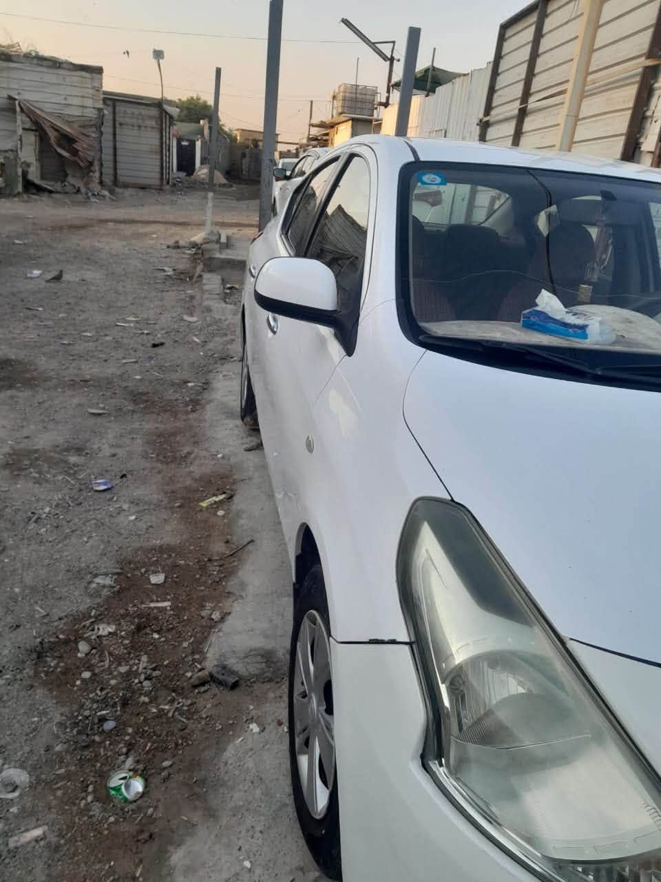 للبيع فقط نيسان سني هندي 2019
رقم بغداد الدولي مشروع وطني ب اسمي تحويل مباشر 
بيه طخه خفيفه بدنه الخلفيه حوض شي بسيط وراجع بارد وقبغ جنطه بلادي بدون تبديل باقي مكفول بدون تبديل بدون صبغ 
صدر امامي خلفي جديد
تبريد تدفئه شغال ثلج
تخم تايرات جديد
كهربائياته كله شغاله
ادامه كامله للسيرفس 
السياره جاهزه ونضيفه ع ايدي
ماشيه 239 km
مكاني بغداد العامريه
***********
السعر 92 وبي مجال
