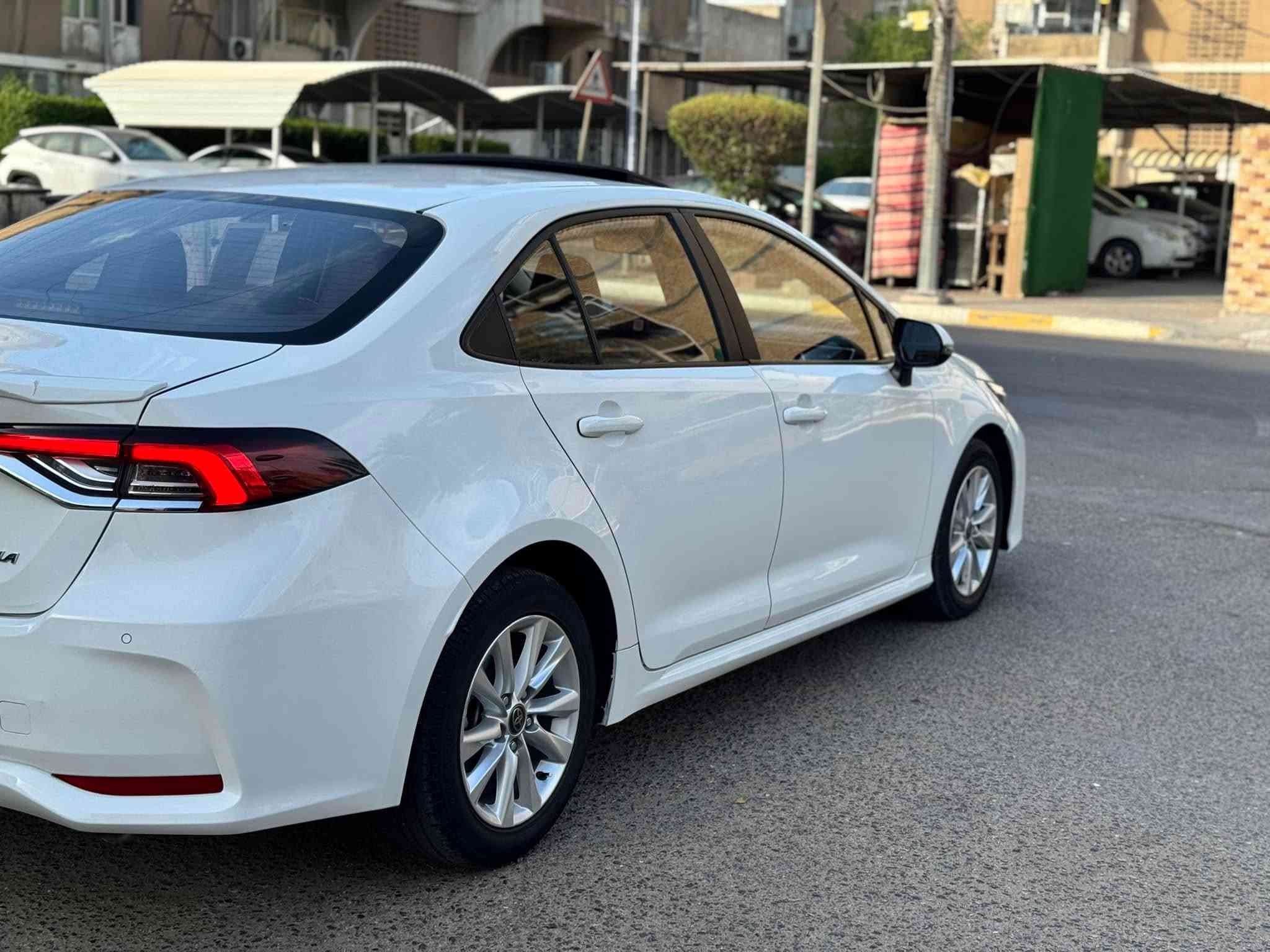 السلام عليكم كورلا شكل خليجي هايبرد السياره باب الأول فول موصفات حساس امامي خلفي اصلي كشنين كهرباء علامه سوده مديل 2024 ماشيه 27 ألف سياره بيه صبغ جاملغ ايمن وباب الصدر ونص باب الخلفي ليس ضربه صبغ فقط اثر حرق ومبيه دواخل ابد شي بسيط حرك الصبغ ونبخن فقط وتصويره موجود الاستفسار ‭***********‬
