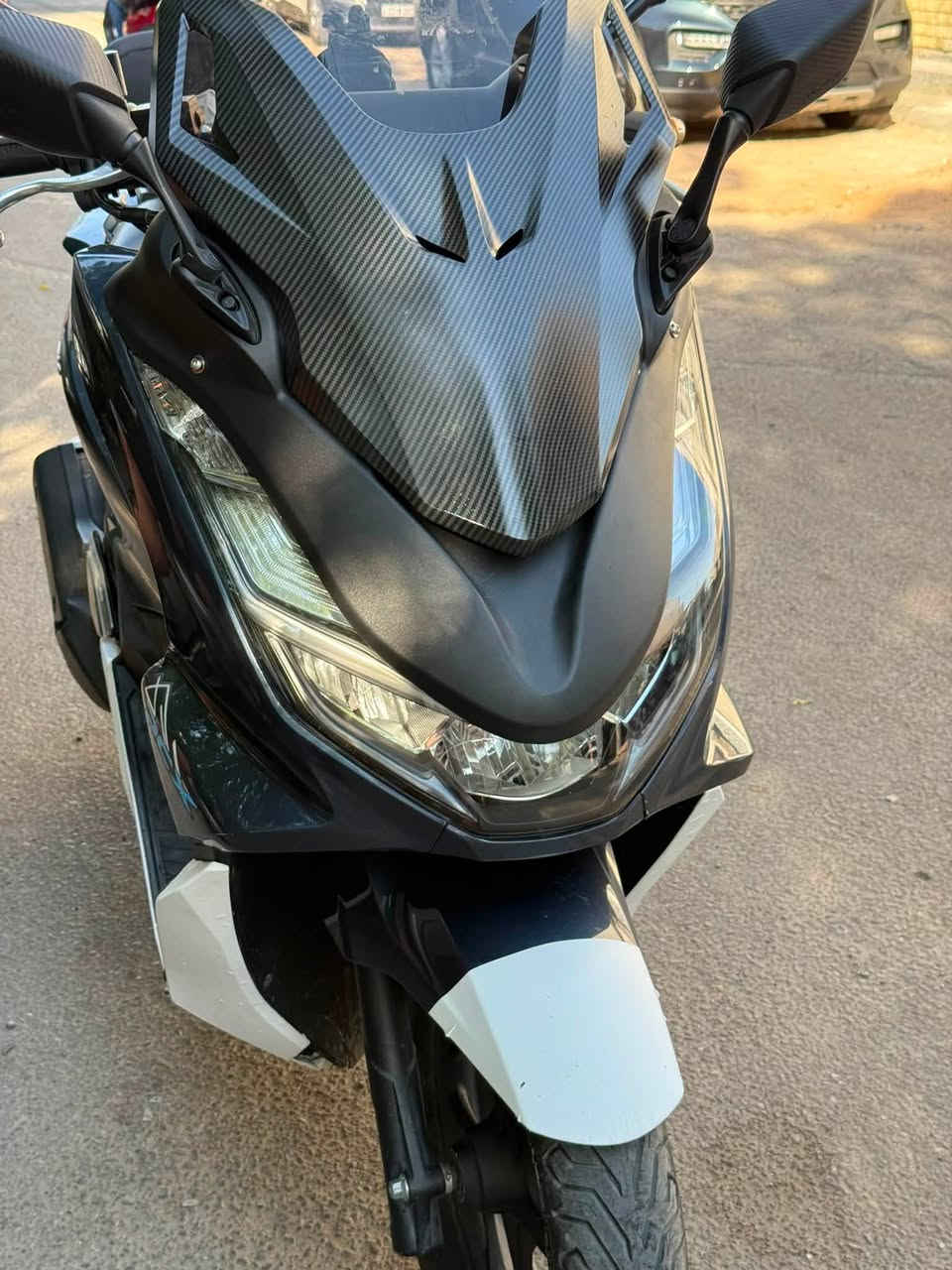 للبيع فول مواصفات مابيها كل نقص مكاني بغداد الكرخ *********** pcx جيل رابع

