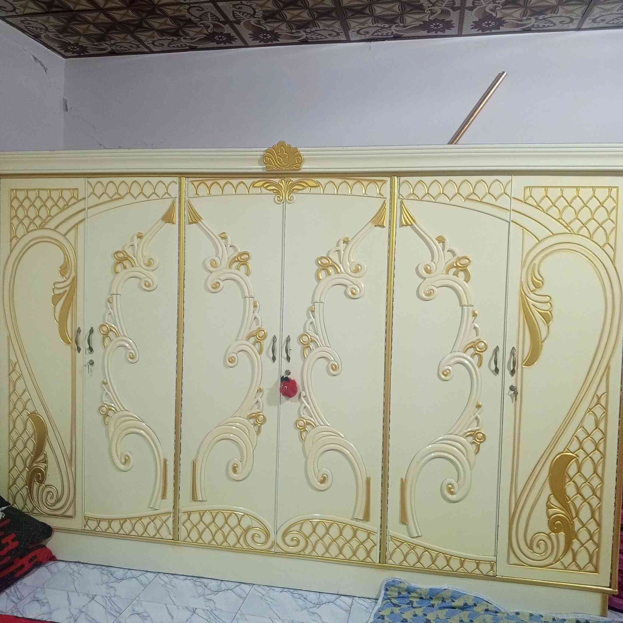 غرفه نوم للبيع نضيفه كلش سعر مناسب استفسار رقم***********
