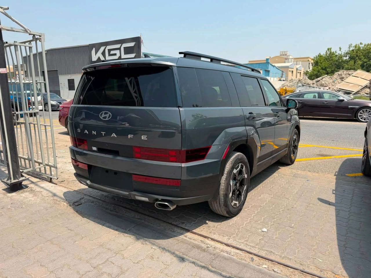 للبيع سنتافيه 2025 SET (واصل بصره بدون كمرك) 
تبديل جاملغ ايمن و صبغ شبر بنيد 
         ـــــــ موصفات ـــــــ
محرك 2500 تيربو ماشيه 9الاف ميل جلد صندوق كهرباء كشنات كهرباء 7راكت رادار امامي جانبي خلفي حساسات بصمه داخل اسود 

(واصل بصره بدون كمرك) سعر 178 بيه مجال بصيط 
لاستفسار ***********
