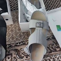 شحاطات  للبيع قياسى٤٢جديد بالكا، تون  اللي يحب ٠٧٧٠٣٤٤٩٤١٤