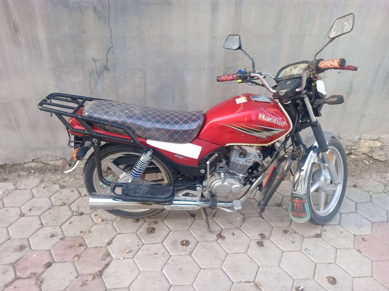السلام عليكم ماطور للبيع مسجل موديل 20 رمادي شارع 20 سعر 1,500  ***********
