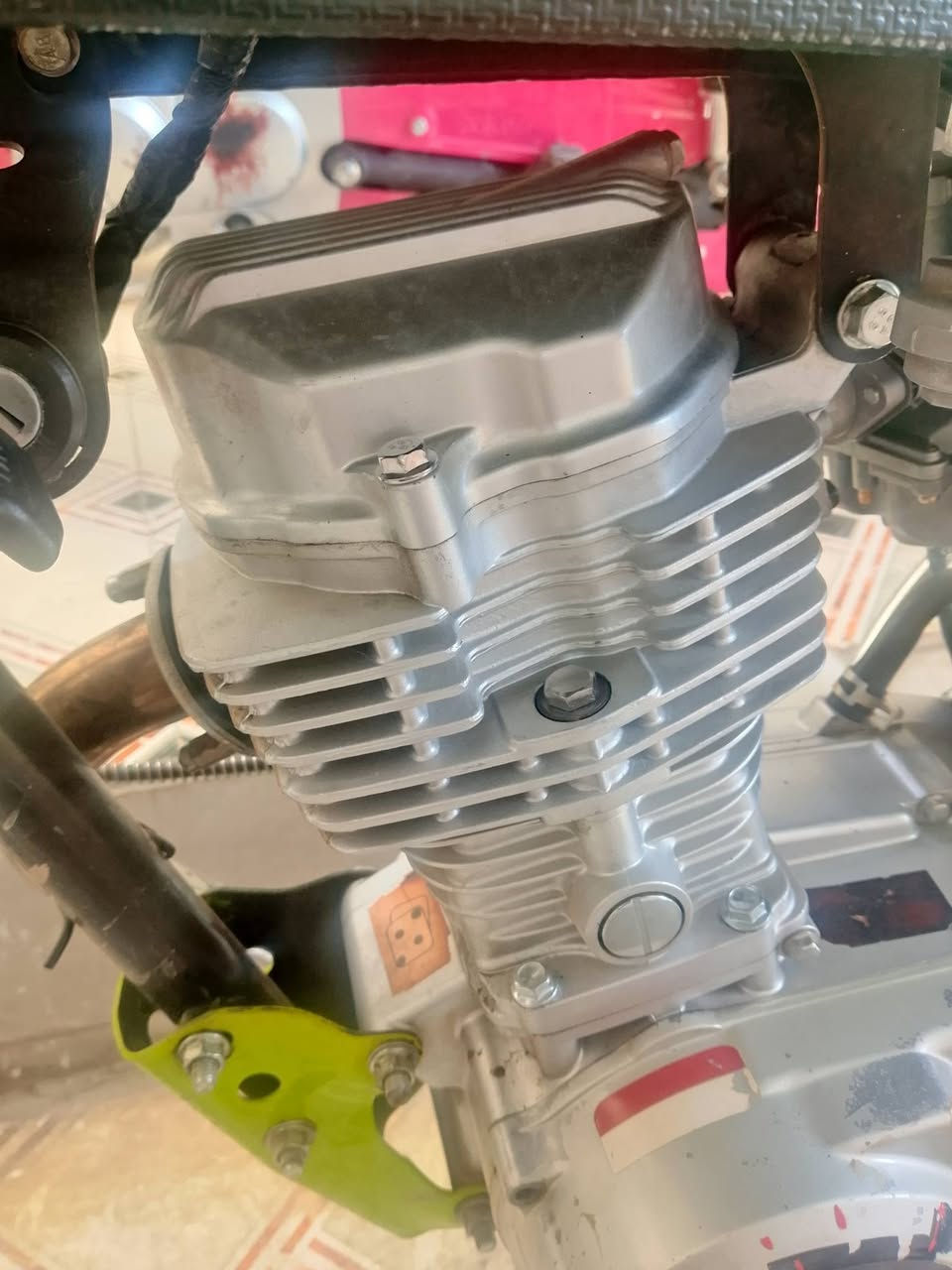 محرك هوندا موديل 25  للبيع 
125cc
سعر 150 وبي مجال للمشتري
كلجات جديده طرد مركزي لا تبخير لا نضوح مكمل من كلشي تجي تشوفه بعينك مشدود عل دراجه
***********
