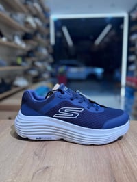راحة وفخامة بكل خطوة ✨ حذاء Skechers MAX Cushion الأصلي  ✅ مريح وخفيف ...