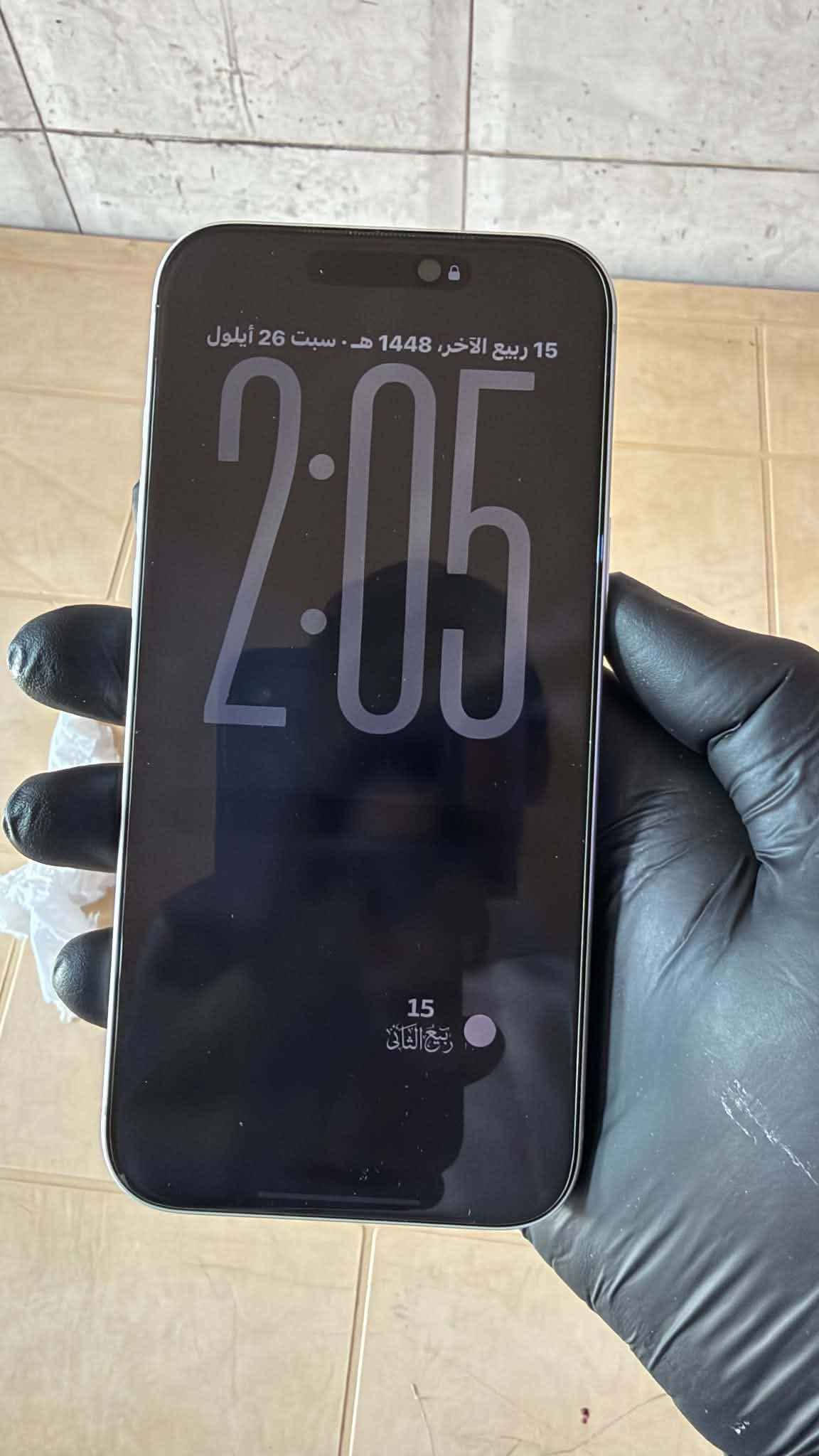 للبيع iPhone 17 Pro Max - 256GB - لون سلفر 

شرق اوسط-نسخه العراق - شريحة فعلية +eSIM

البطارية 100% - مشحون 31 مرة فقط
الحالة: جديد شخط مابيه
عمر الجهاز: 40-50 يوم فقط
الملحقات: بوكس + كيبل
السعر: 1,850,000 وبي مجال
العنوان: الفلوجة قرب مطعم حجي حسين
 سبب البيع: على مود اشتري 18 Pro   Maxمستعجل 

للتواصل: واتساب + اتصال [***********

السعر جديد مالته: 2,040,000 دينار
تفحص وتاخذ الفلوجة, الأنبار

نص مكتوب في الصور:
- 2:06 68 4G حالة البطارية حالة البطارية عادية تعمل بطارية iPhone هذه على النحو المتوقع. حول البطارية والضمان... الحد الأقصى للقدرة 100% هذا قياس لقدرة البطارية مقارنة بقدرتها عندما كانت جديدة. قد تتسبب القدرة المنخفضة بتقليل ساعات الاستخدام بين عملية الشحن والأخرى. عدد الدورات 31 هذا هو عدد مرات استهلاك iPhone لققدرة البطارية. معرفة المزيد... تاريخ التصنيع حزيران 2026 أول استخدام آب 2026
- 2:06
- حول
- < iPhone
- الاسم
- < 27.0
- إصدار iOS
- iPhone 17 Pro Max
- اسم الطراز
- MFYM4AF/A
- رقم الطراز
- DH7PHCQDWW
- الرقم التسلسلي
- الضمان المحدود
- تاريخ انتهاء الصلاحية 2027/8/11
- إضافة تغطية AppleCare
- يتبقى 16 من الأيام لإضافة تغطية التلف العرضي.
- 0
- الأغاني
- 172
- الفيديوهات
- 285
- الصور
- 16
- التطبيقات
- 256 غ.ب.
- السعة