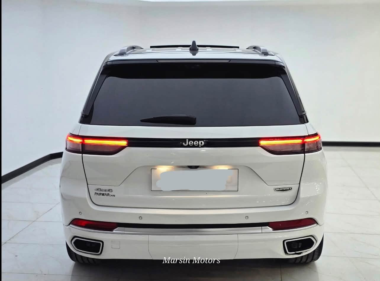جيب موديل 2022 سومت
فول مواصفات 8 سلندر فورويل جكات 3 شاشات 
المحرك : V8 5.7
ممشى السيارة: 77 الف 
موصفات:
رباعي 4x4
  نظام تعليق هوائي (جكات).
  قيادة ذاتية عند المنعطفات.
  رادار امامي مع مانع تصادم .
  نظام الرؤية الليلية.
  تحذير الخروج عن المسار .
  مستشعر نوم السائق مع نظام التوقف الآلي
  تحذير النقطة عمياء ٥ .
  نظام تحذير عند تجاوز السرعة المحددة.
  نظام عرض المعلومات على الزجاج الامامي (HEAD UP
(DISPLAY
  نظام تقليل الضجيح داخل المقصورة.
  إنارة محيطية.
  شاحن موبايل وايرلس.
  تعديل وضعيات مقود السائق كهربائيا.
  مرايا تعتيم ذاتي.
  المرايا الجانبية قابلة للطي كهربائيا
ظام الصوت من ماكنتوش مع 19 سماعة.
ويل قياس 21 انج .
* سقف بانوراما .
  شاشه كبيرة 10.1 انج .
  شاشة للراكب الأمامي .
  لوحة القيادة بقياس 12 أنج.
5 كاميرات خارجية مع بخاخات ماء للتنظيف.
 كاميرا للمرأة الداخلية.
  تصوير حراري ليلي .
  المصابيح الأمامية زنون .
  كشافات الضباب زنون .
  دخول ذكي.
  بصمة على 5 ابواب للدخول الذكي.
  تشغيل عن بعد .
  الصندوق الخلفيي كهربائي .
  فتح الصندوق الخلفي مع حركة القدم.
  فرش المقصورة الداخلية من الجلد الطبيعي الفاخر.
  اضافات من الخشب الطبيعي للمقصورة الداخلية.
  ذاكرة لحفظ وضعيات الجلوس للمقاعد الأمامية
  مساج للمقاعد الامامية .
  المقاعد الأمامية كهربائية .
  المقاعد الأمامية تبريد وتدفئة .
  المقاعد الخلفية تدفئة وتبريد .
  ستائر للشبابيك الخلفية.
  انارة داخلية LED متعددة الالوان .
  حساسات امامية وخلفية .
  5 راكب .
  مكيف خلفي مع وحدة تحكم منفصلة .
  تدفئة مقود القيادة.
  مانع تصادم خلفي .

مكان السيارة اربيل 📍

للاستفسار: (***********) (***********)

نص مكتوب في الصور:
- Marsin Motors