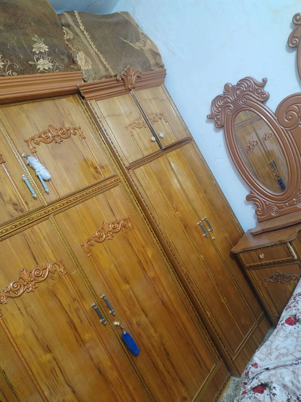 غرفه نوم نضيفه مستعمله شي قليل كلشي ما بيها وسعر 750 مكاني زعفرانيه ***********
