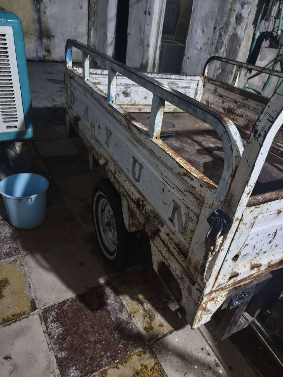 سلام عليكم ستوته لبيع موديل ١٥دوات دوات نكره سلف  مكانه بس مجفته سعر 850وبيه مجال قليل مكاني ناصرية حي لفداء شارع أبو لبنان سفسار عله رقم***********
