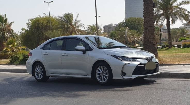 تويوتا كورولا 2022 GLI (وارد SAS)
* المحرك: 1.8L
* المواصفات: خليجي / فل مواصفات
* التجهيزات: فتحة سقف، بصمة تشغيل ودخول، حساسات أمامية وخلفية، تبريد قطعتين، مرايا شفط (طي كهربائي)
* الشاشة: شاشة داخلية تدعم Apple CarPlay و Android Auto
* السنوية: أربيل (بإسمي / تحويل ثاني يوم)
* الممشى: 95 ألف كم (قابل للزيادة البسيطة)
* الحالة: السيارة نظيفة جداً، جاهزة بدون مصاريف

📍 المكان: الناصرية  
💰 السعر: 160 ورقة ($16,000) وقابل للتفاوض للجادين
☎️: ***********
