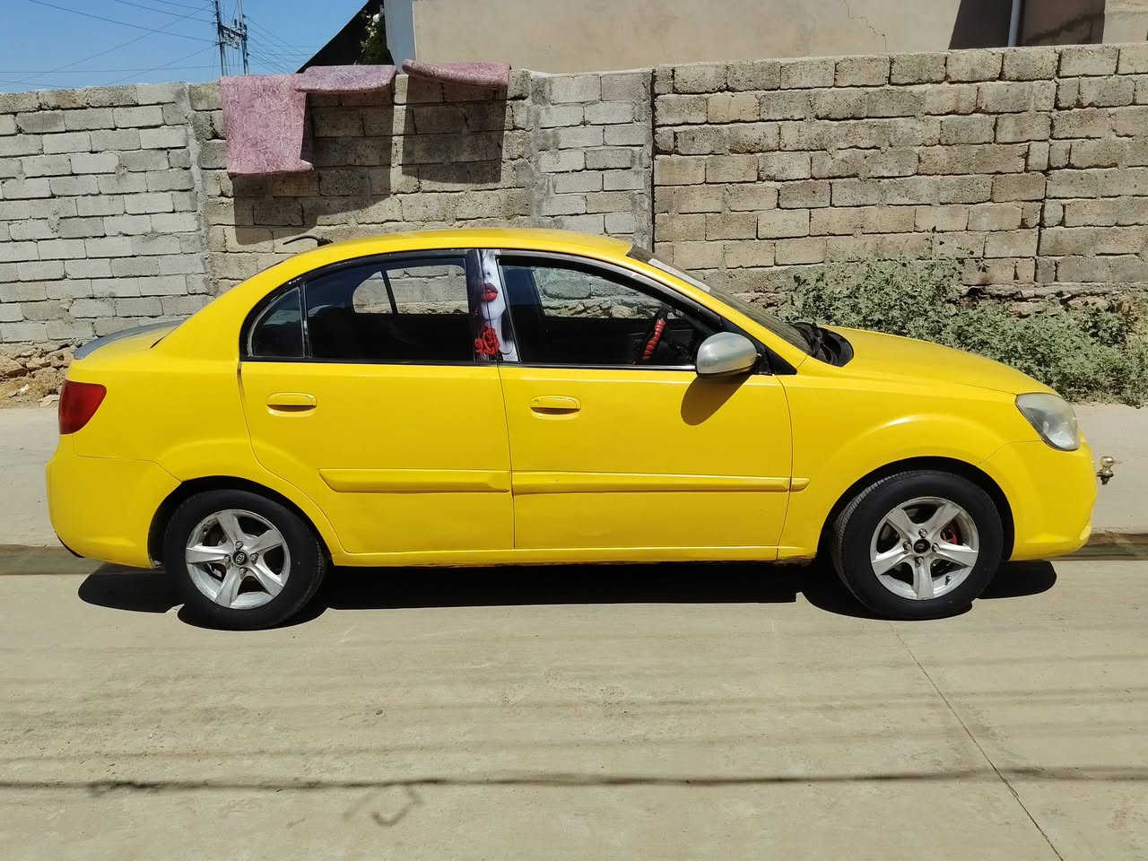 السلام عليكم كيا ريو برايد موديل 2010 ب اسمي فول كابون بانزين طخم قبل يومين بدلت سياره مو عايزه بس ستر الله سعر 100 وبيها مجال ***********
