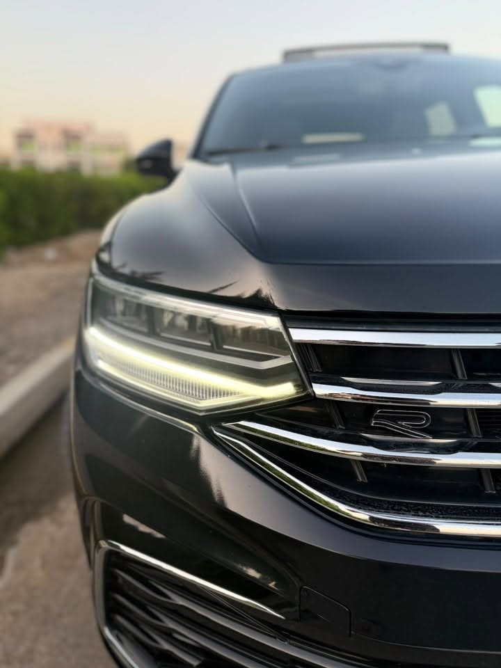 سلام عليكم فولكس واكن تيكوان للبيع 
مديل 2023
ماشية 68
صبغ بنيد فقط 
فول R line 
7 راكب 
*********** للاستفسار 
السعر 200
